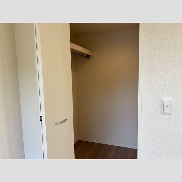 収納 (ウオークインクローゼット)