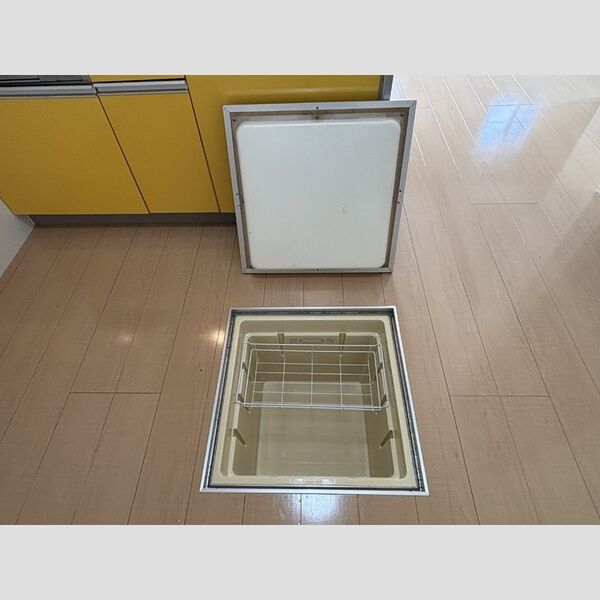 その他 (床下収納)