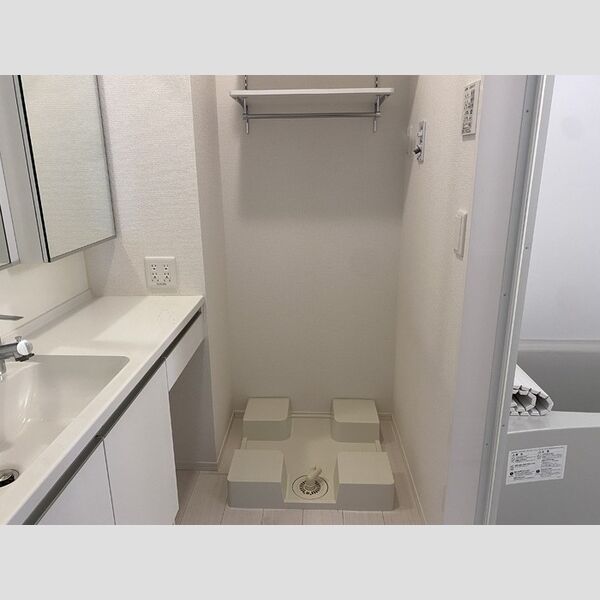 その他 (洗濯機置き場)