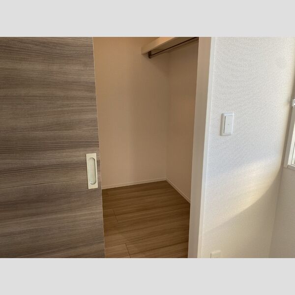 収納 (ウオークインクローゼット)