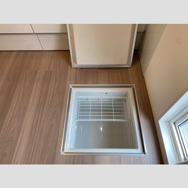 その他 (床下収納)