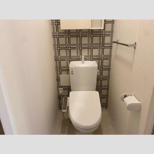 トイレ (トイレ)