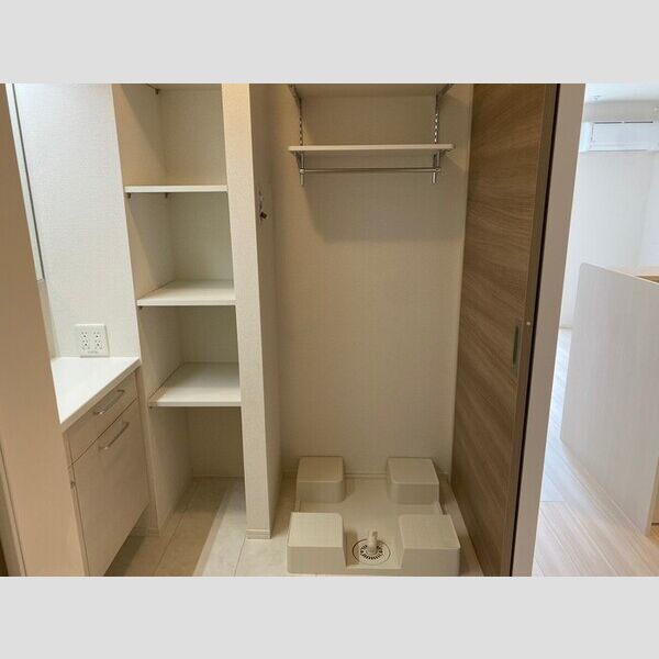 その他 (洗濯機置き場)