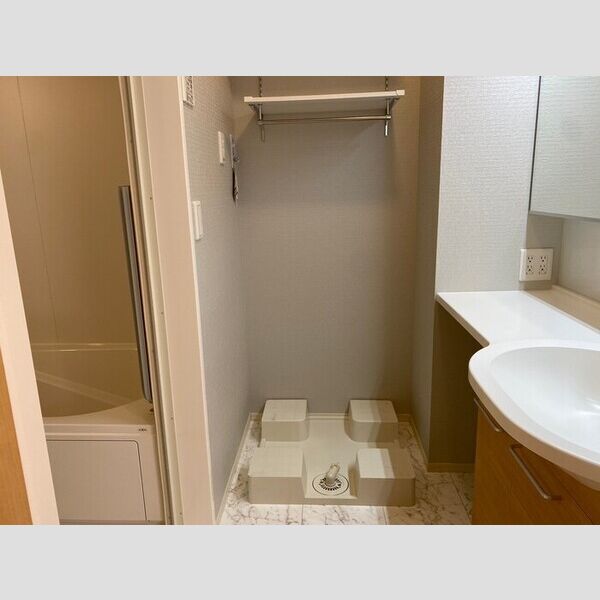 その他 (洗濯機置き場)