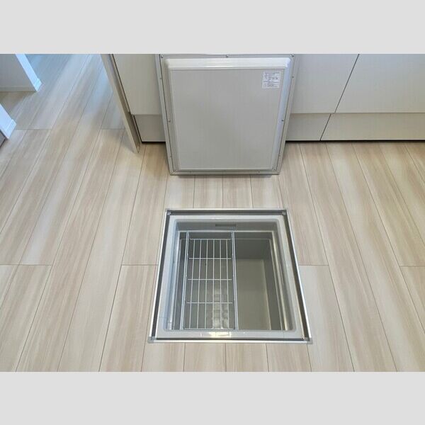 その他 (床下収納)