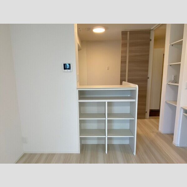 その他 (対面カウンター収納)