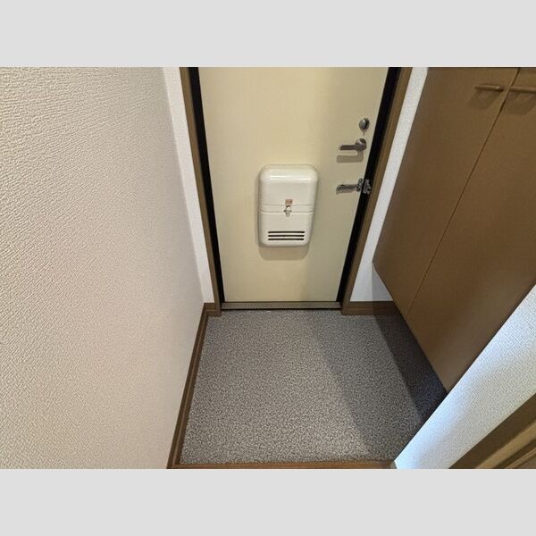 玄関 (玄関)