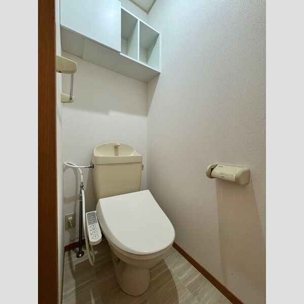 トイレ (温水洗浄暖房便座)