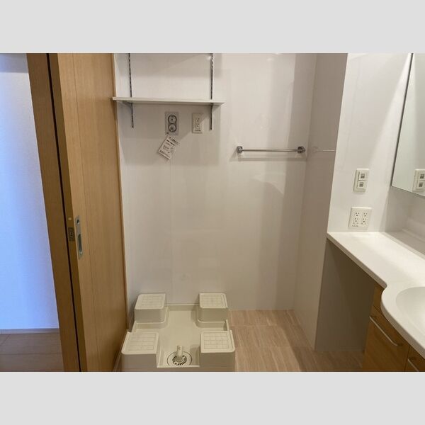 その他 (洗濯機置き場)