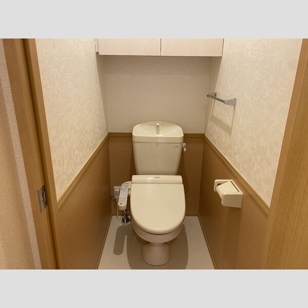 トイレ (トイレ)