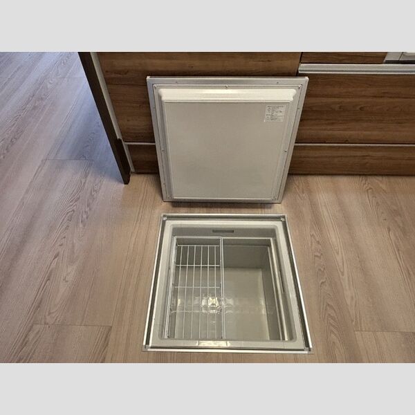 その他 (床下収納)