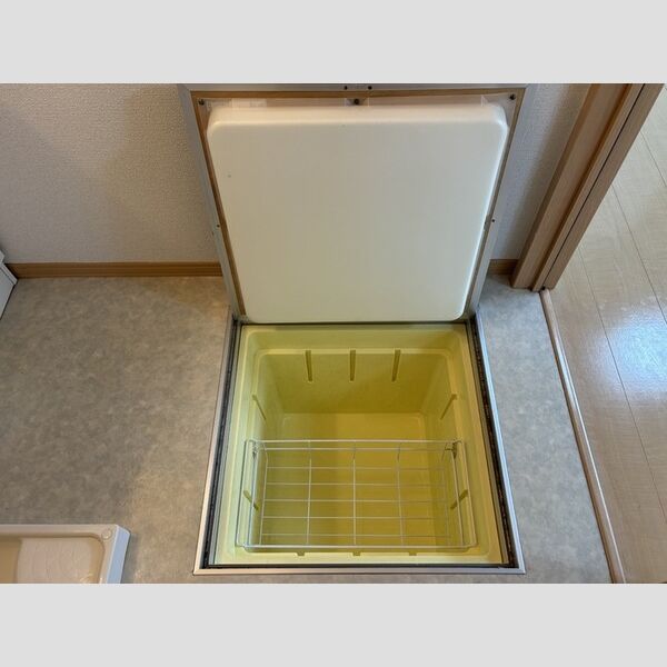 その他 (床下収納)