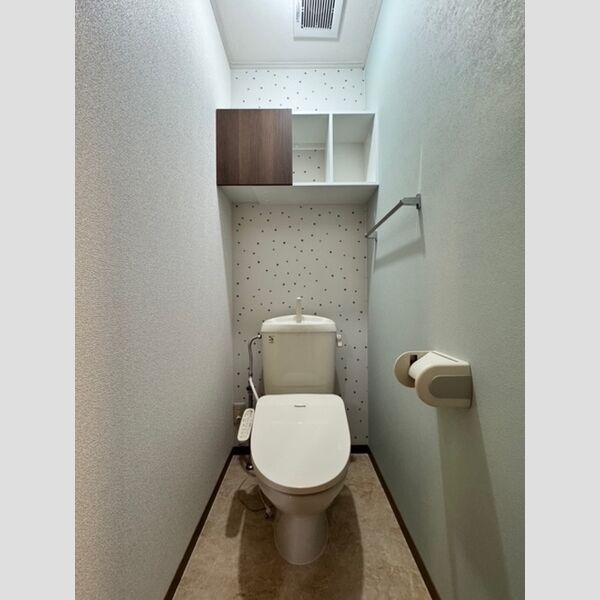 トイレ (トイレ)