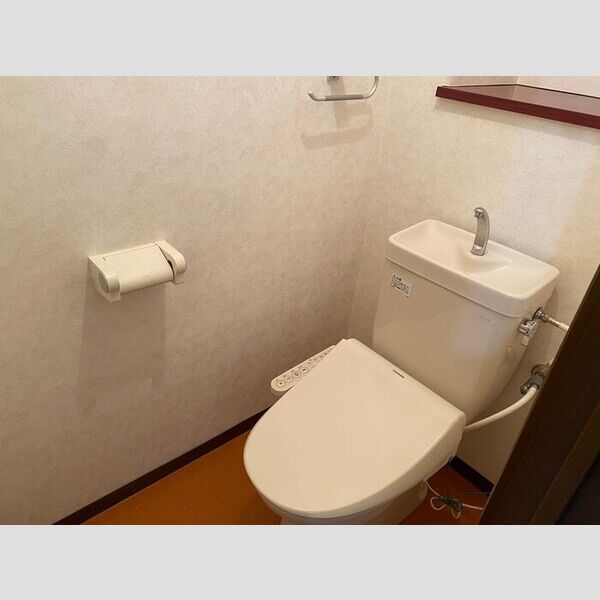 トイレ (トイレ)