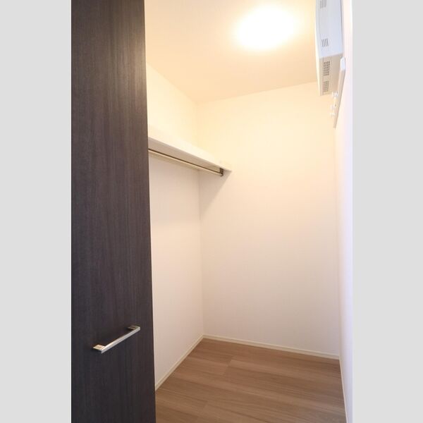 収納 (ウォークインクローゼット)