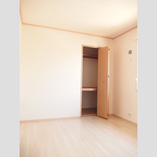 その他 (洋間)