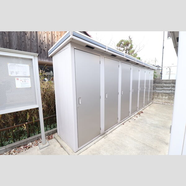 現地周辺 (物置)