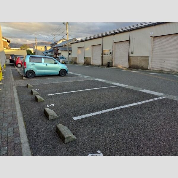 駐車場 (駐車場)