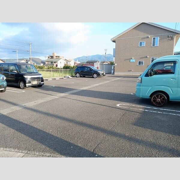 駐車場 (駐車場)