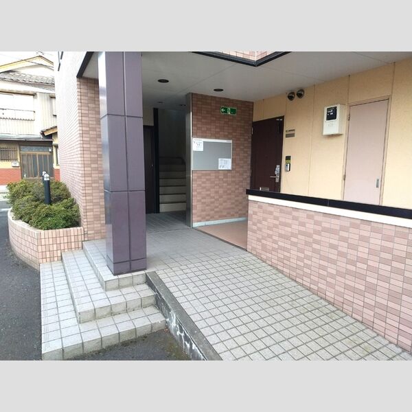 エントランス (エントランス)