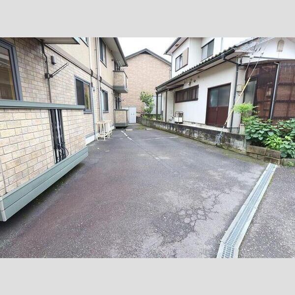 駐車場 (駐車場)