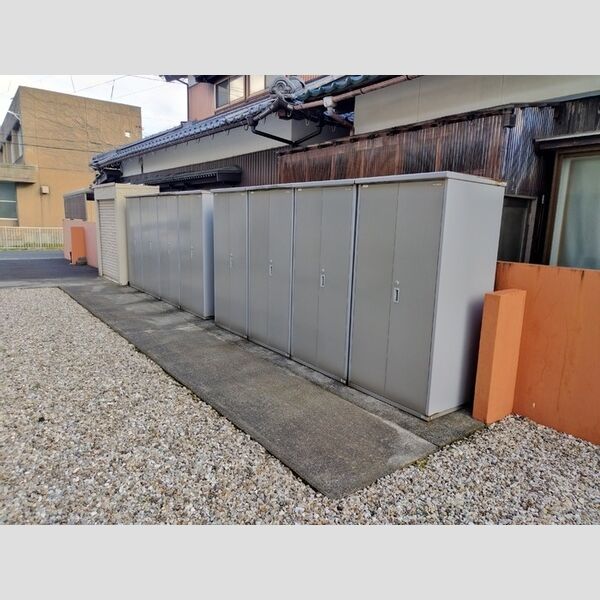 現地周辺 (室外物置)