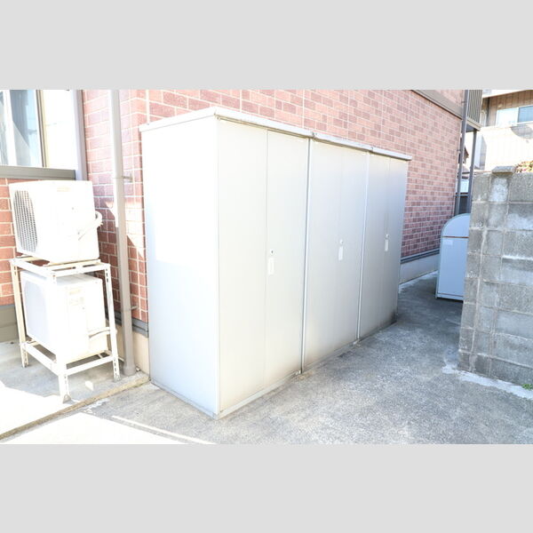 現地周辺 (物置)