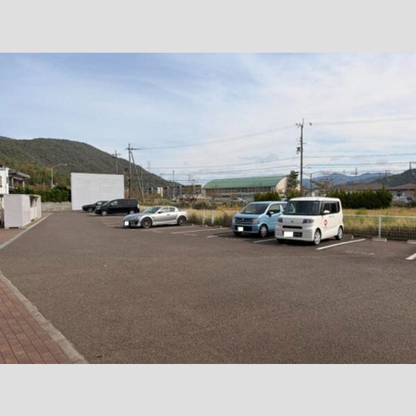 駐車場 (駐車場)