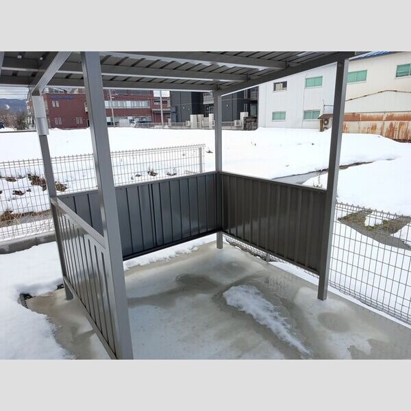 現地周辺 (駐輪場)