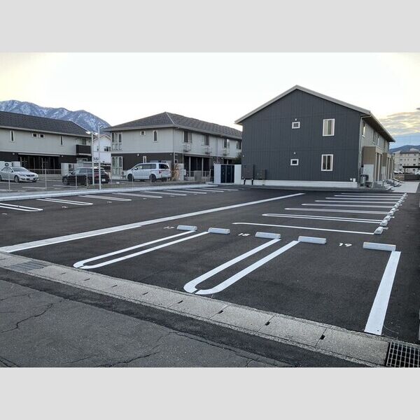 駐車場 (駐車場)