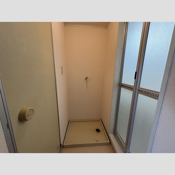 その他 (洗濯機置き場)