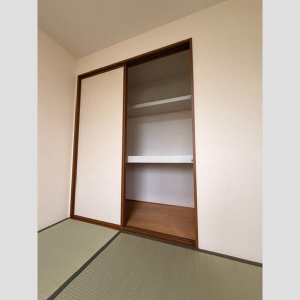 収納 (押し入れ)