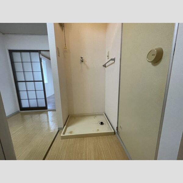 その他 (洗濯機置き場)