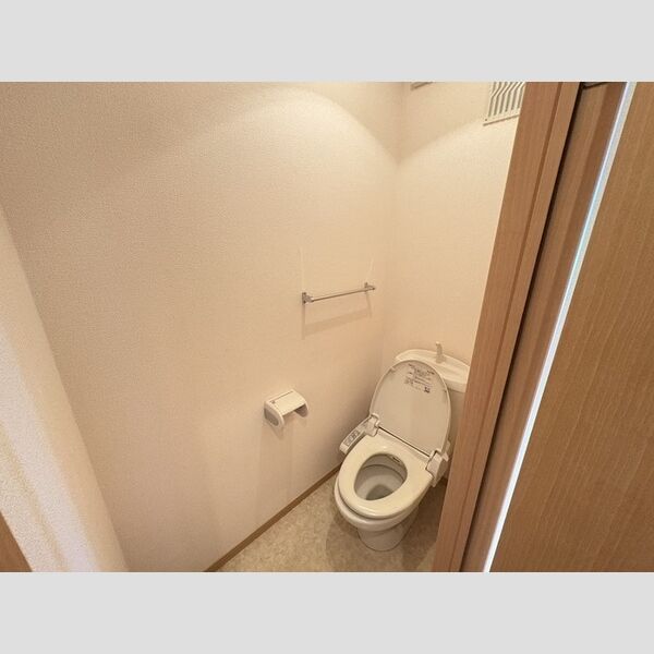 トイレ (トイレ)