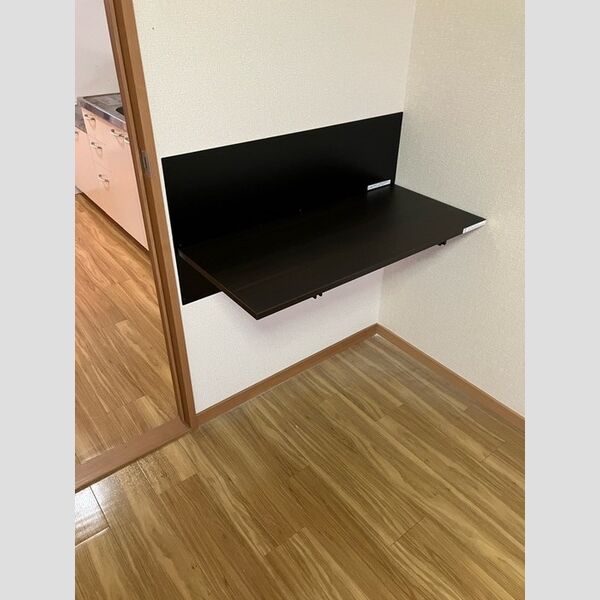 その他設備 (ワークデスク)