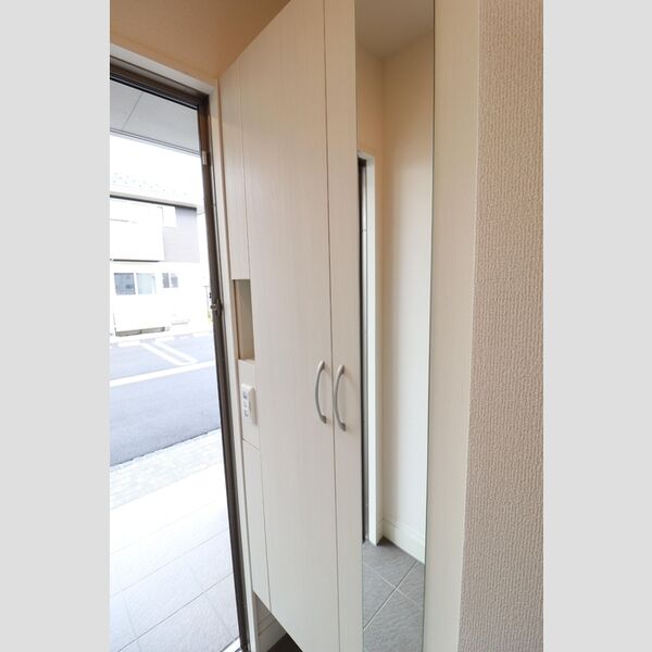 玄関 (シューズボックス)