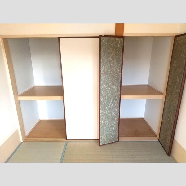 収納 (押し入れ)