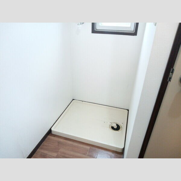 その他 (洗濯機置き場)