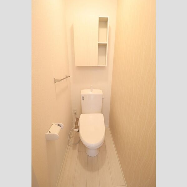 トイレ (トイレ)