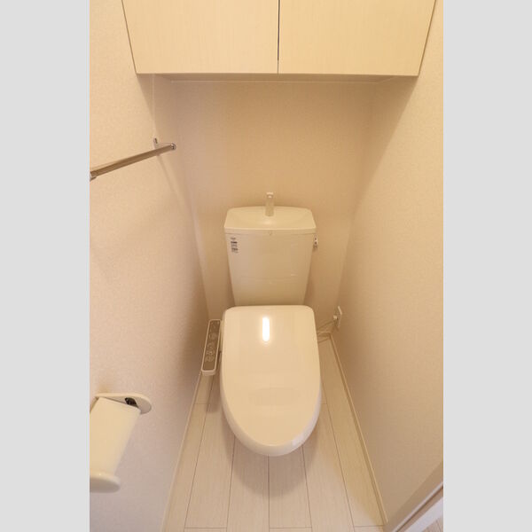 トイレ (トイレ)