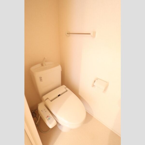 トイレ (トイレ)