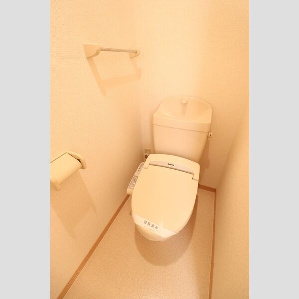 トイレ (トイレ)