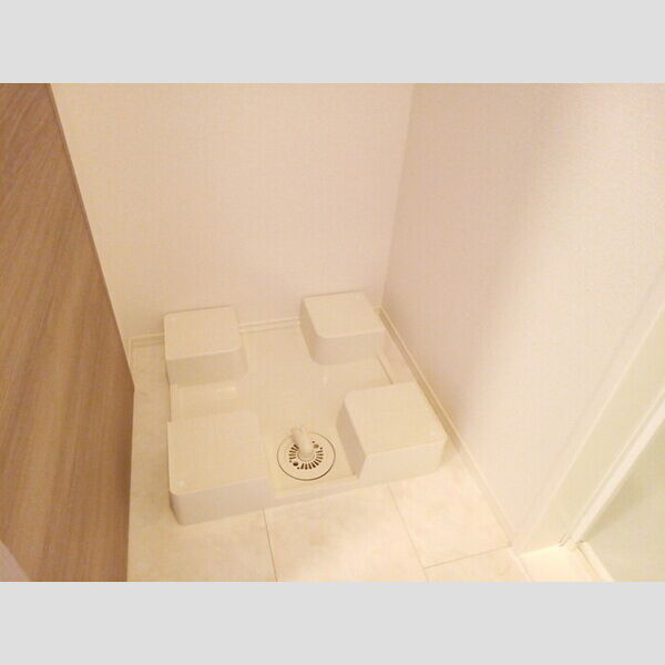 その他 (洗濯機置き場)