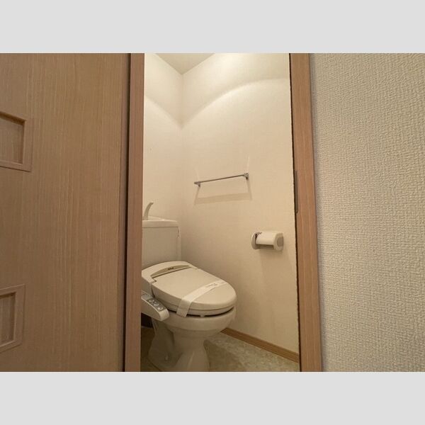 トイレ (トイレ)