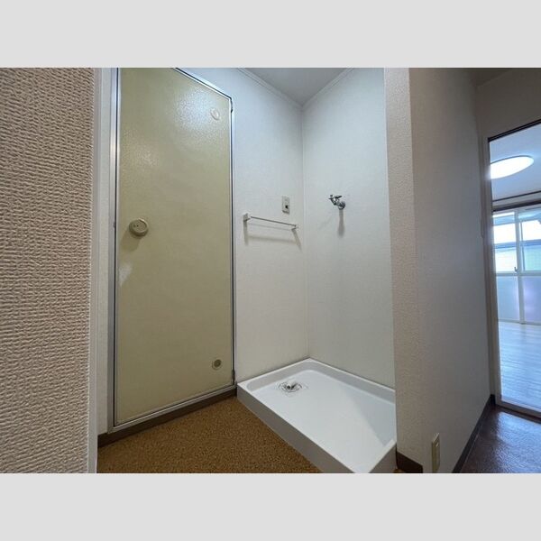 その他 (洗濯機置き場)