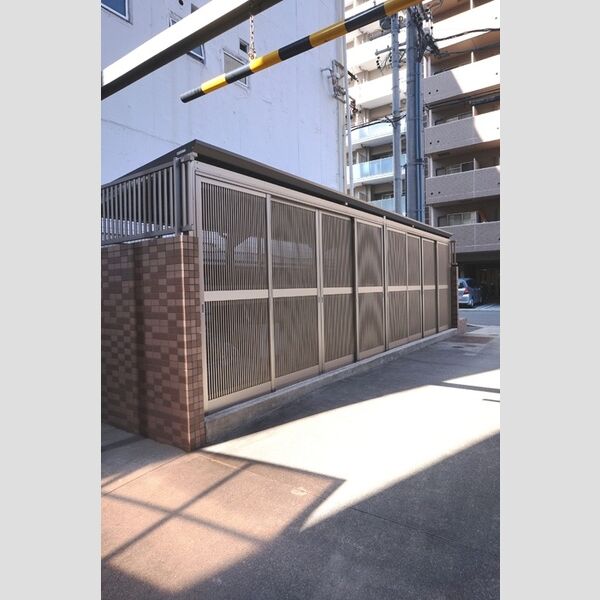 現地周辺 (ゴミ置き場)