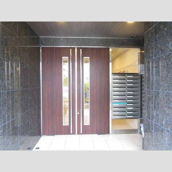 エントランス (エントランス)