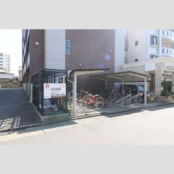 現地周辺 (駐輪場)