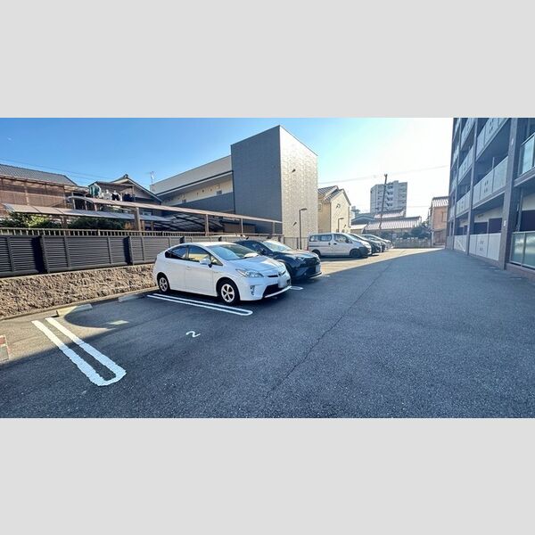 駐車場 (駐車場)