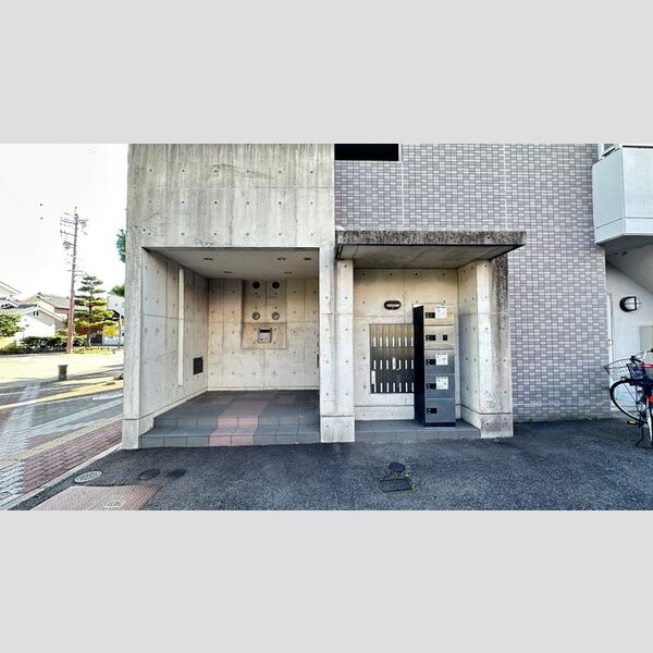 エントランス (エントランス)
